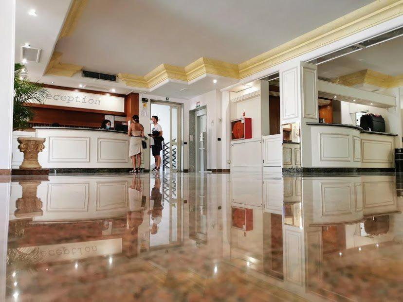 Porto Cesareo Hotel Esterno foto