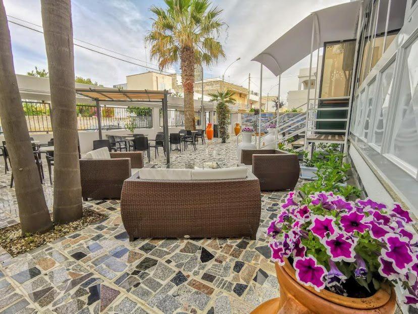 Porto Cesareo Hotel Esterno foto