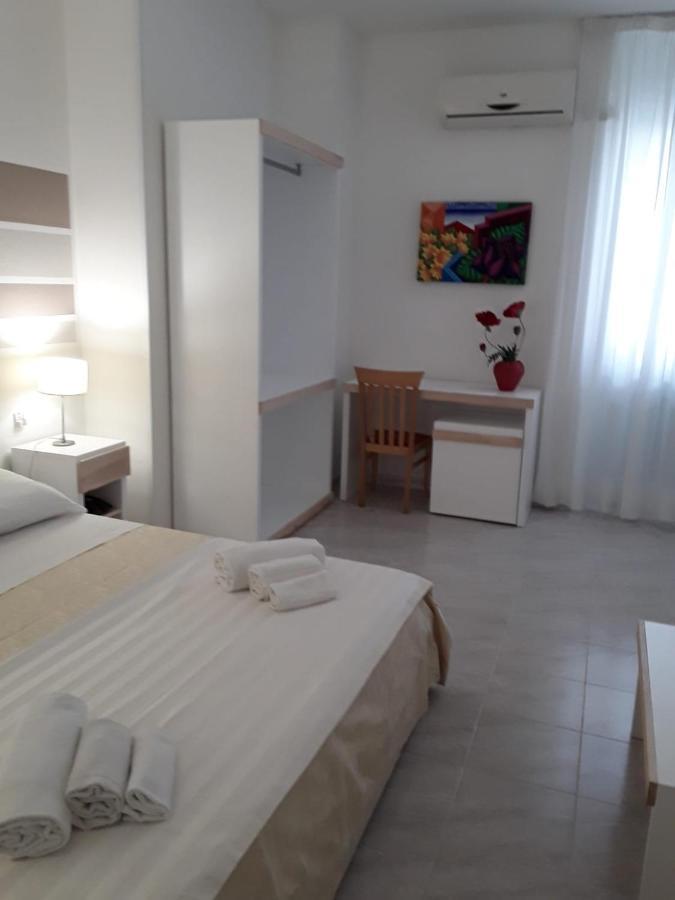 Porto Cesareo Hotel Esterno foto