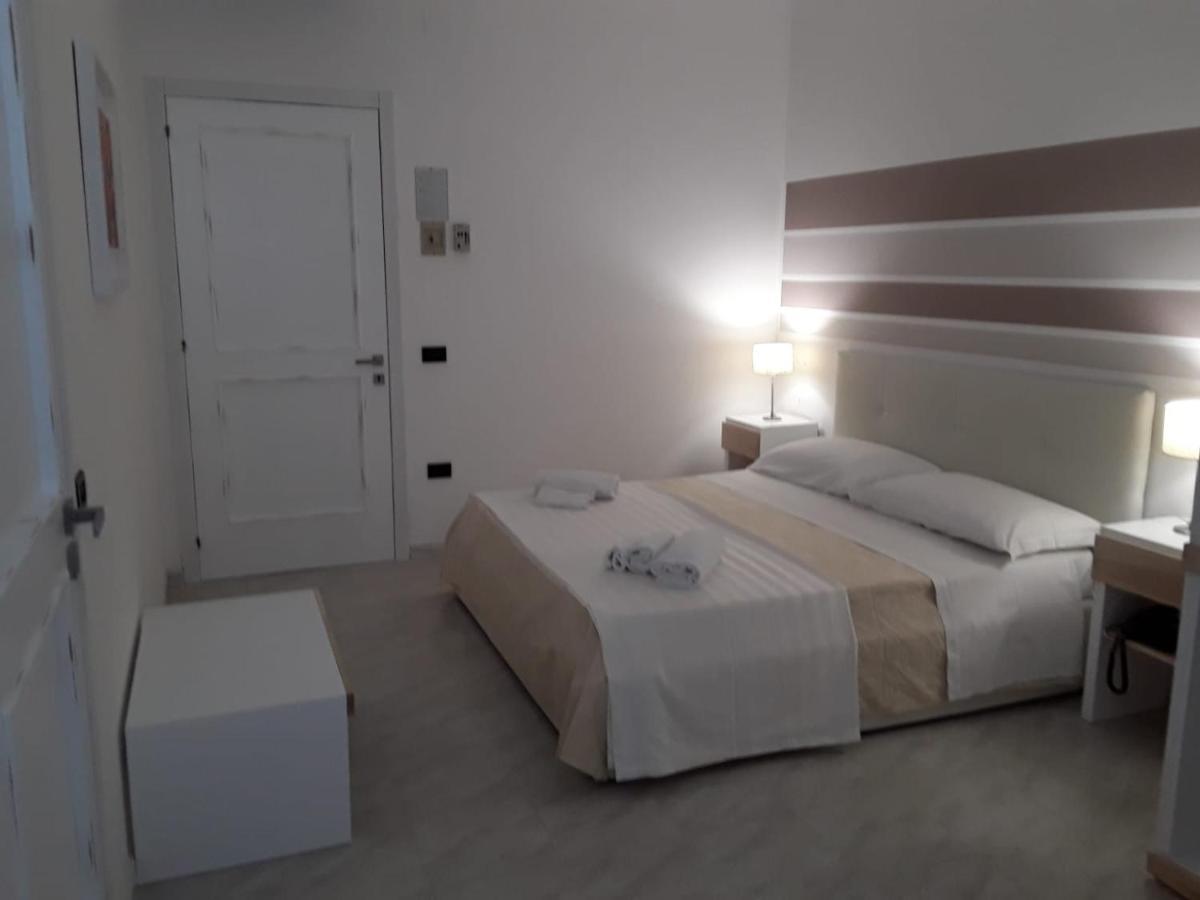 Porto Cesareo Hotel Esterno foto