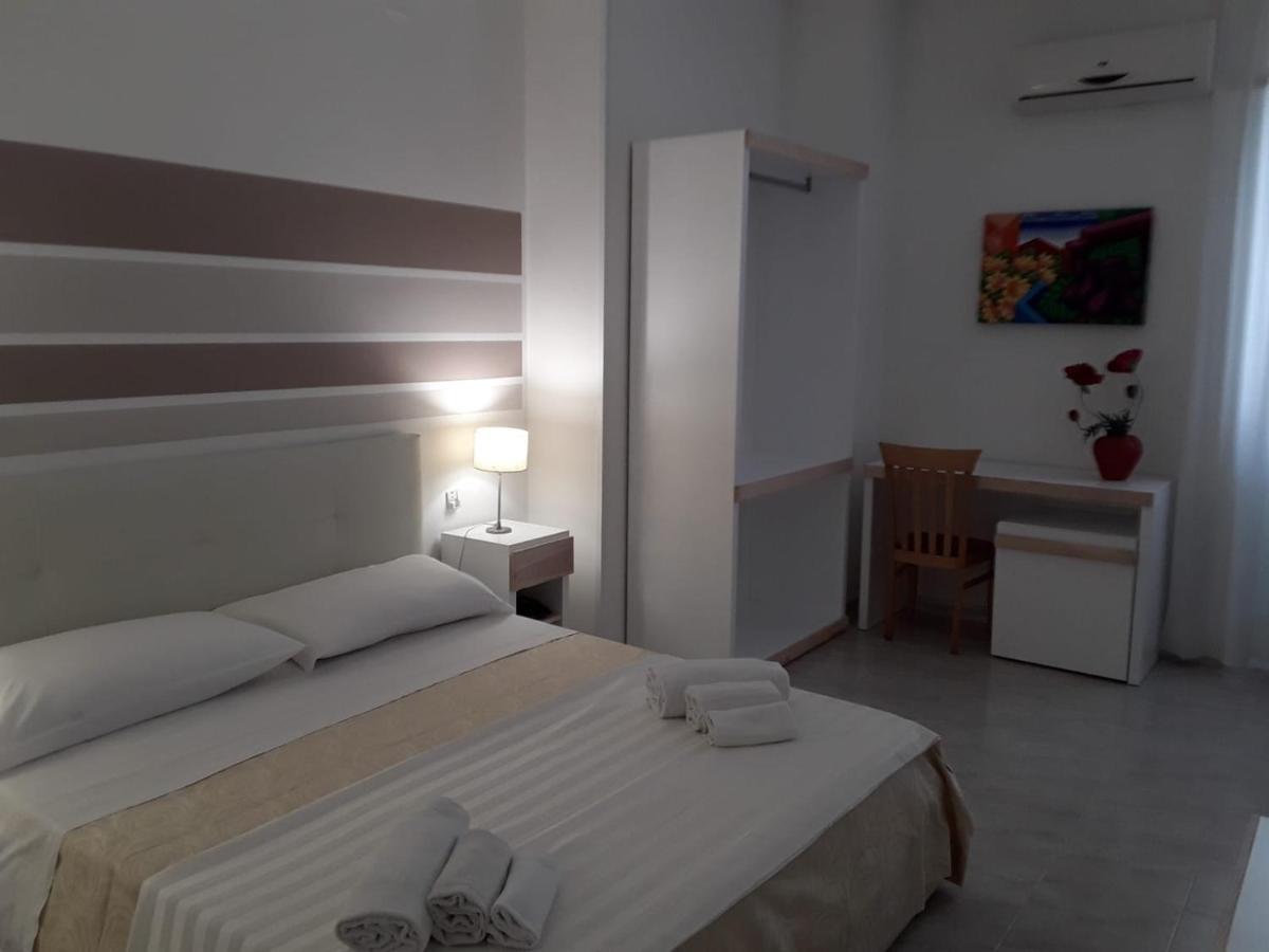 Porto Cesareo Hotel Esterno foto