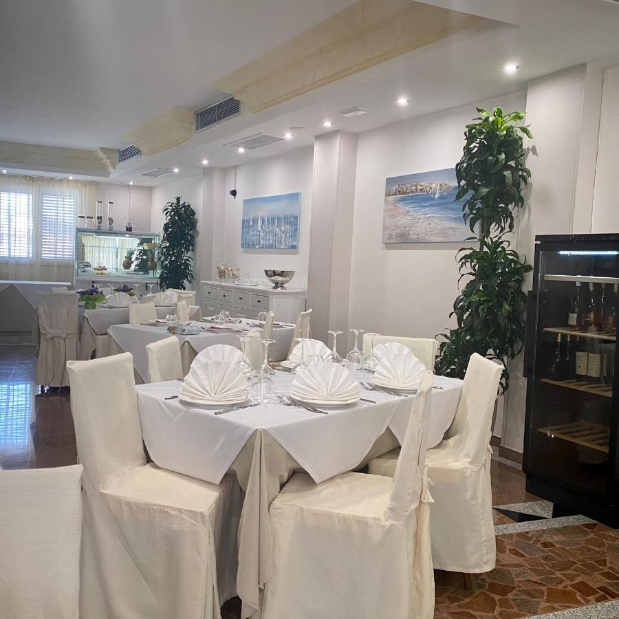 Porto Cesareo Hotel Esterno foto
