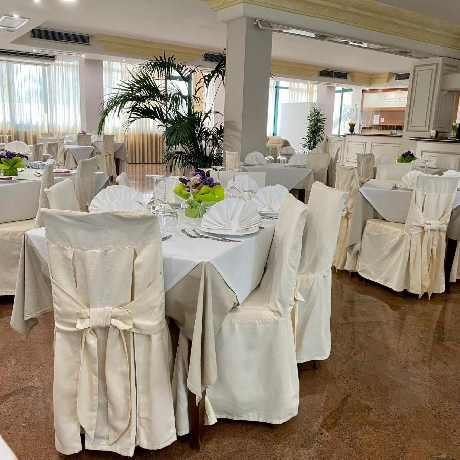 Porto Cesareo Hotel Esterno foto