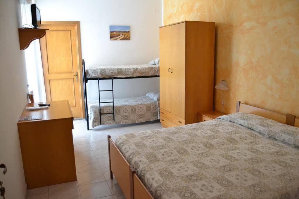 Porto Cesareo Hotel Esterno foto