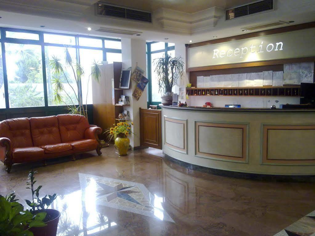 Porto Cesareo Hotel Esterno foto