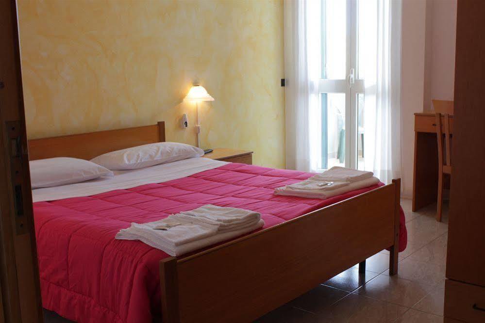 Porto Cesareo Hotel Esterno foto